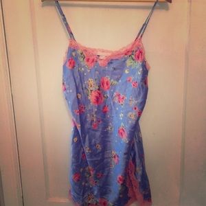 🌺Victoria’s Secret satin floral slip🌸